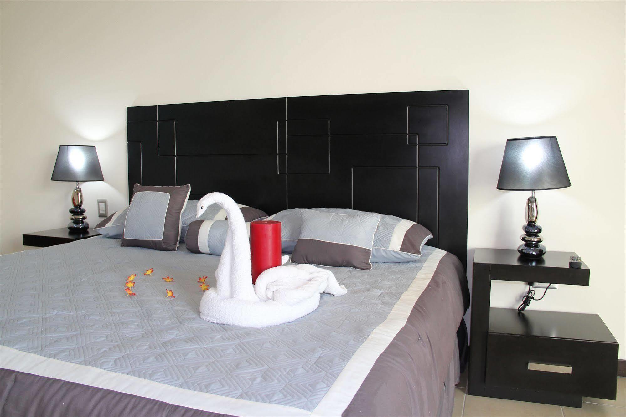 Condoplaza San Pedro Playa del Carmen Esterno foto
